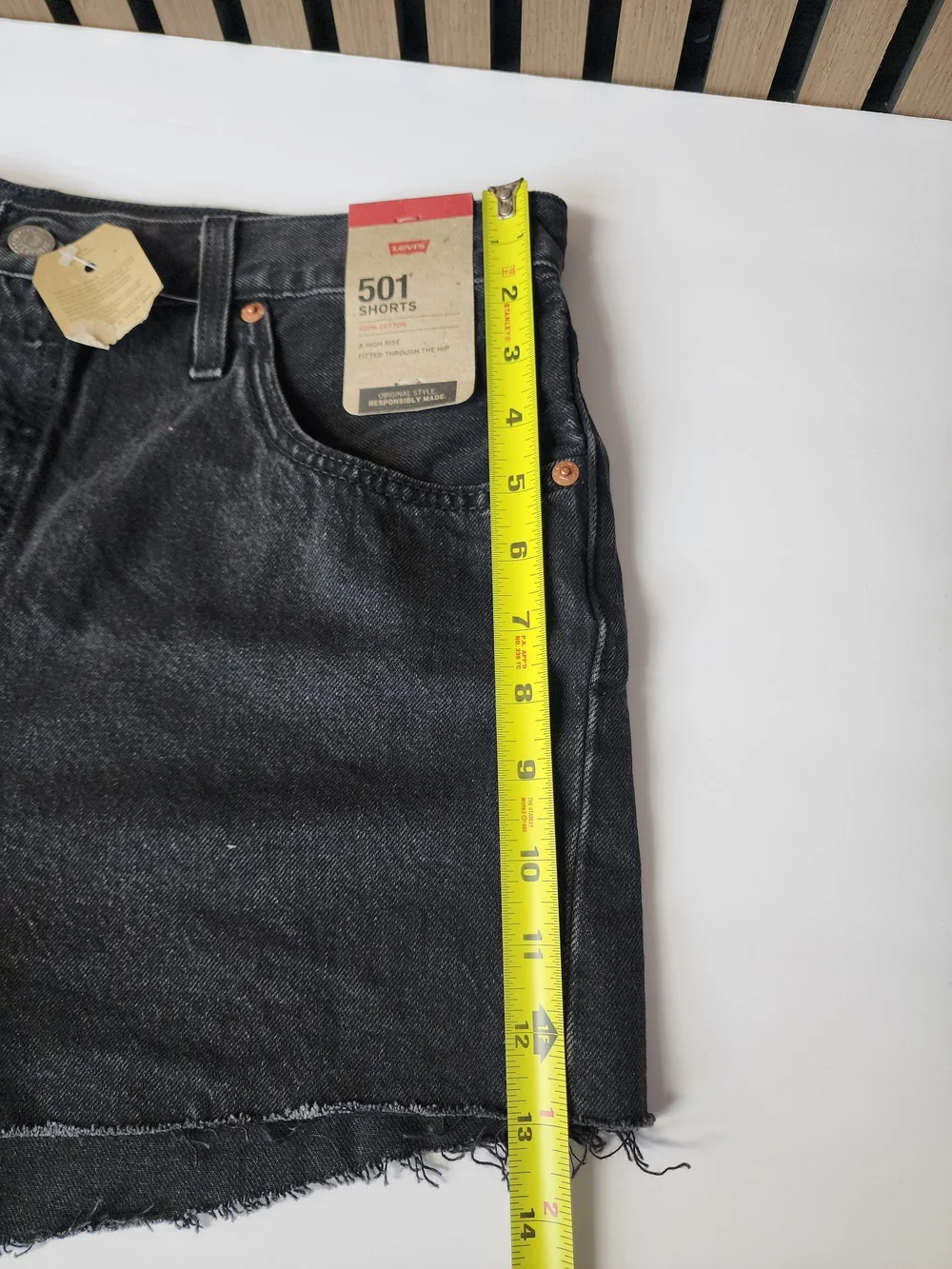 Levis cut high
